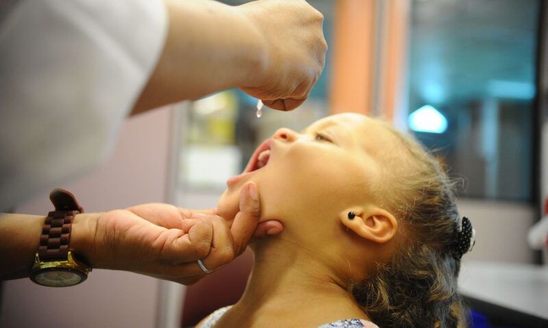 Campanha de vacinação contra poliomielite será reforçada no Brasil