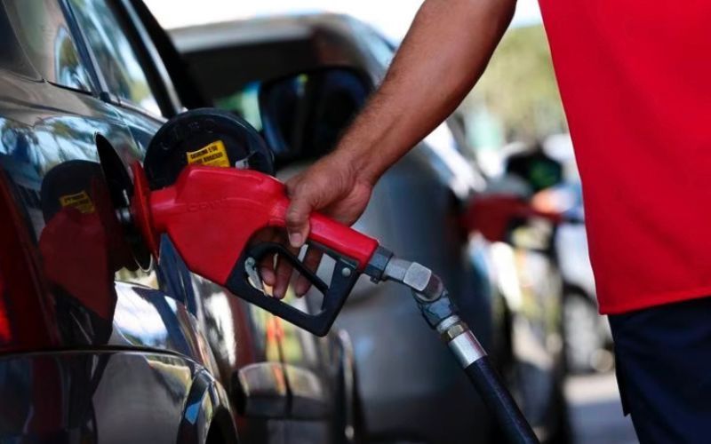 Gasolina fecha abril com aumento de R$ 0,28 em Manaus