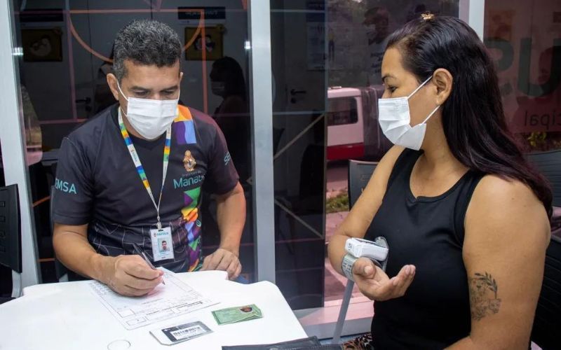 UBS móvel oferta serviços de saúde no Viver Melhor 2, em Manaus