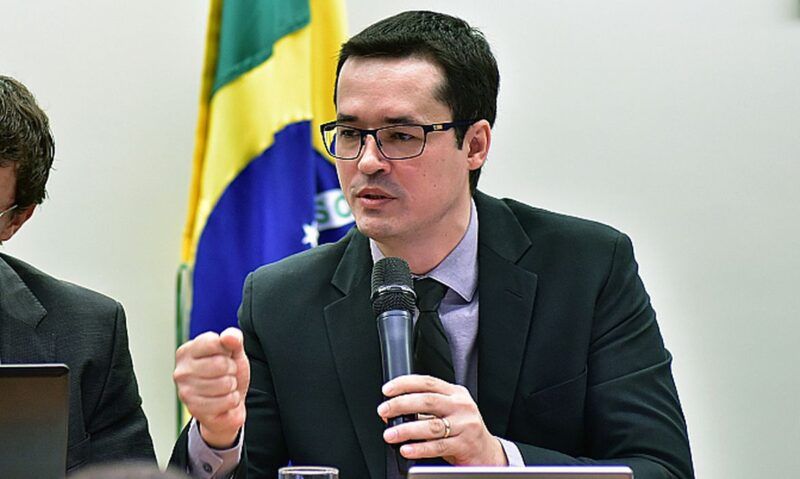 Dallagnol quer convocar aliados para manifestações em todo Brasil