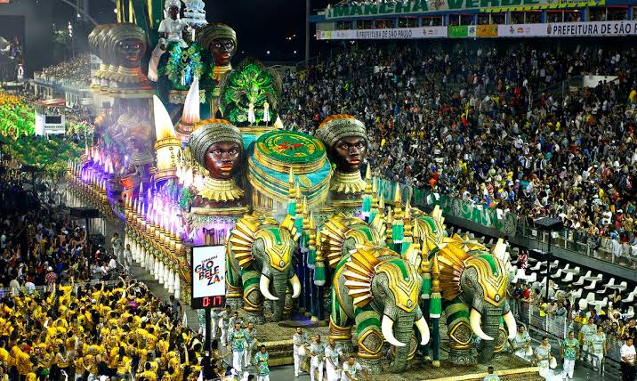 Escolas de samba passam a ser patrimônio cultural por lei
