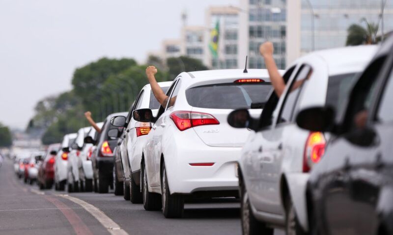 Motoristas de APP entram em greve em todo Brasil nesta segunda-feira