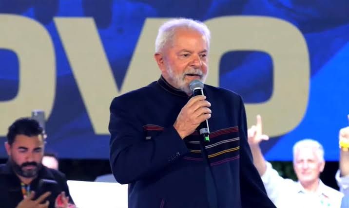 ‘Não haverá reconstrução do Brasil sem a valorização dos trabalhadores’, diz Lula