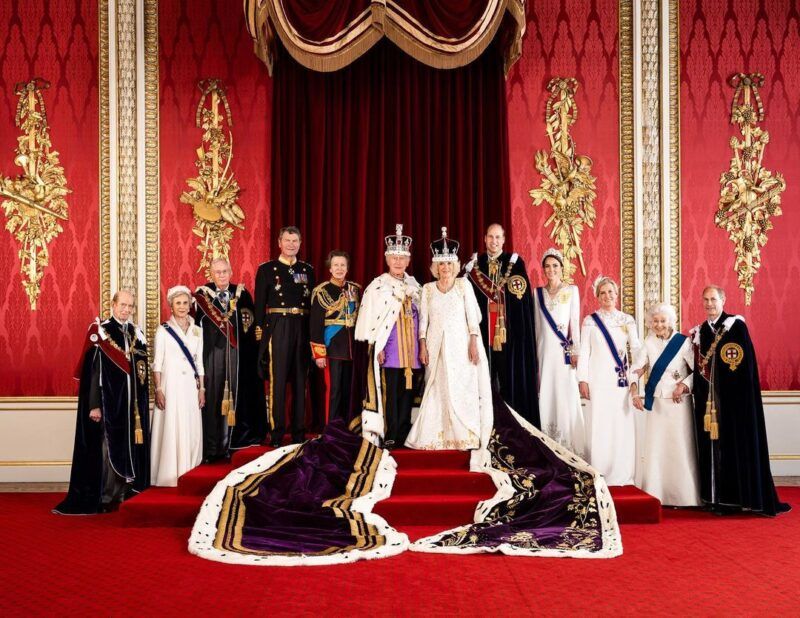 Príncipe George convence rei Charles III a mudar rito da coroação para evitar bullying
