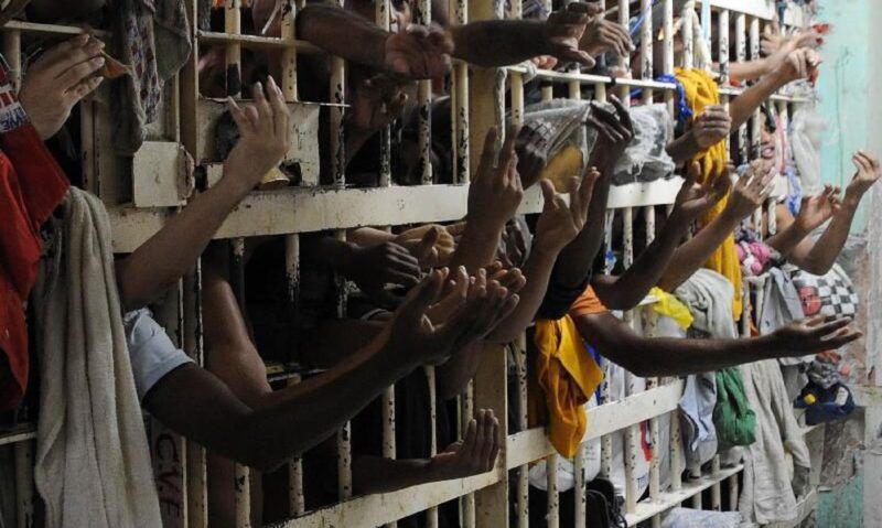Custo médio de um preso no Brasil é 37% maior que salário mínimo