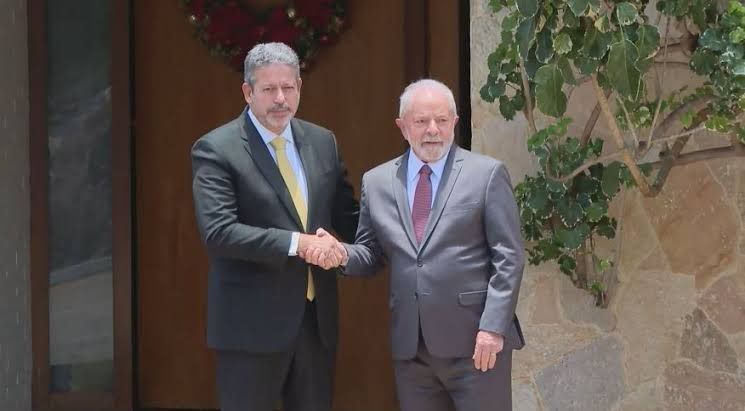 Lula e Lira se encontram após crise na articulação política