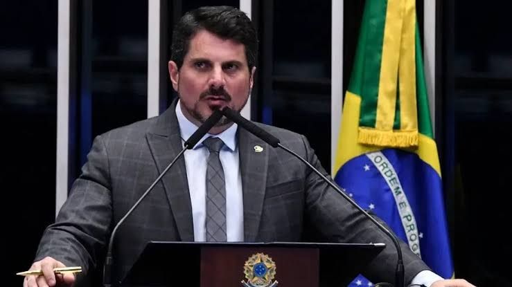 Marcos do Val é alvo da PF por suspeita de obstruir investigações do 8 de janeiro