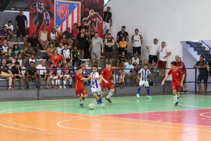 Show de gols e casa cheia no Super Domingo de Futsal de Base no Amazonas