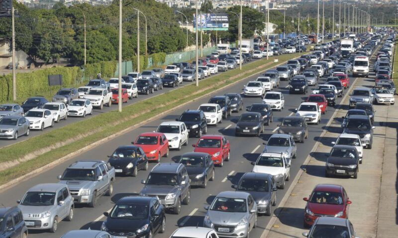 Vendas de veículos no Brasil registram crescimento de 7,4% em meio a programa de incentivos do governo