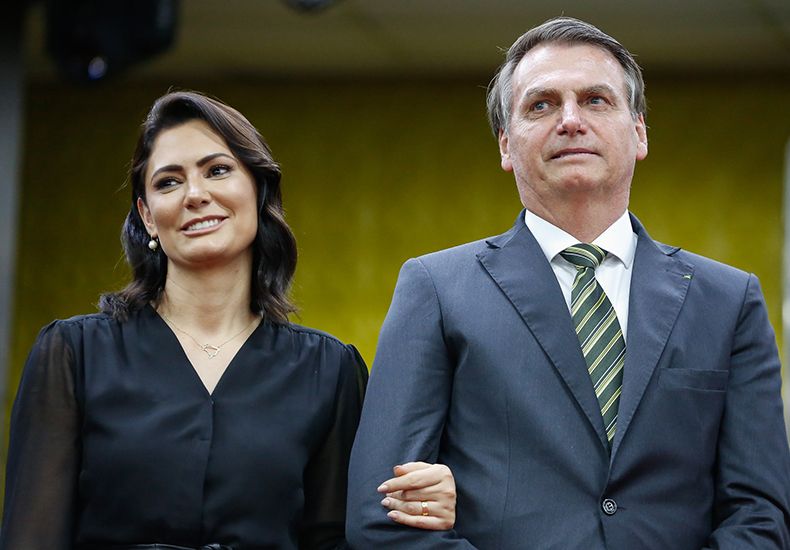 Defesa de Bolsonaro e Michelle apresentam petição para casal ficar em silêncio em depoimento à PF