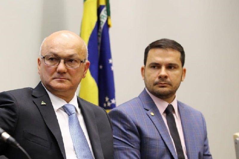 Expulsão de Menezes expõe disputa por pré-candidatura nas eleições 2024 no PL