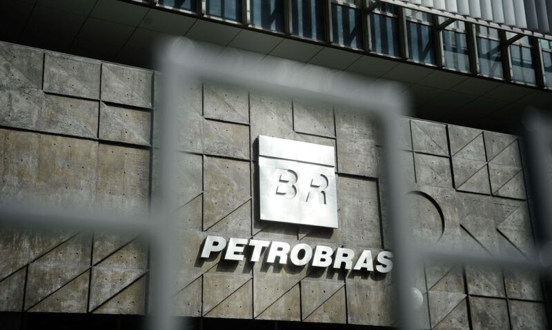 Petrobras reajusta preço da gasolina e do diesel para distribuidoras