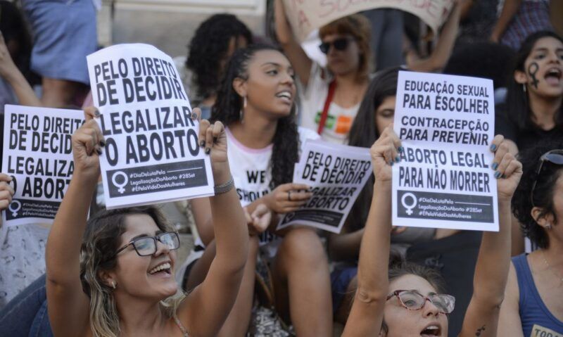 Rosa Weber libera julgamento sobre descriminalização do aborto no Brasil