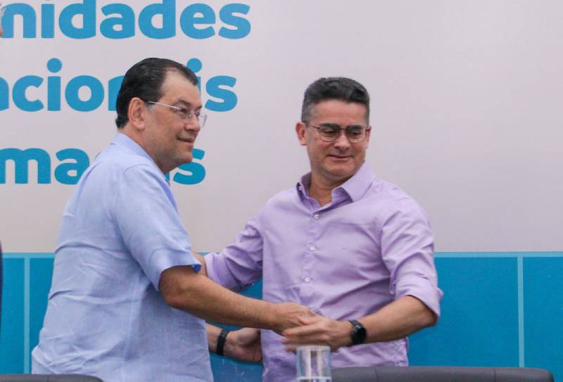 Após término com Wilson Lima, David Almeida ‘cola’ em Eduardo Braga para tentar alavancar reeleição