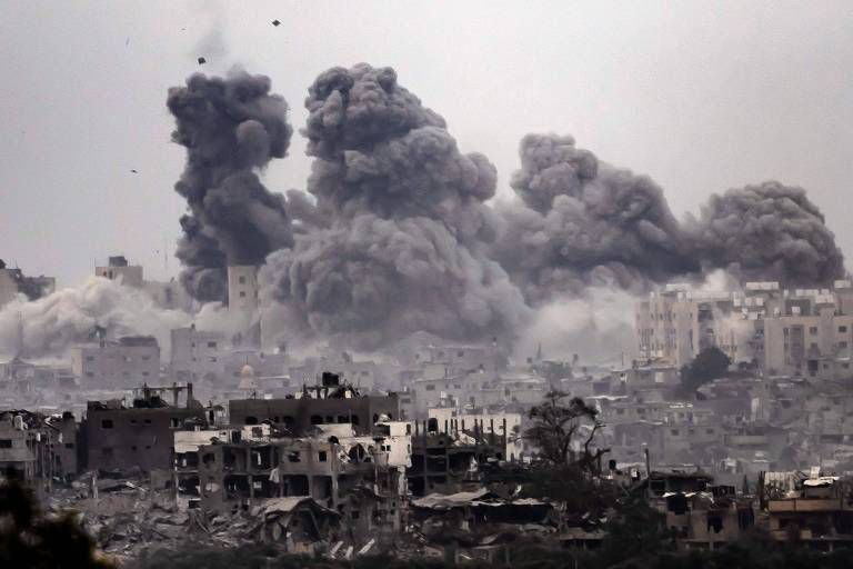 Guerra na faixa de Gaza completa um mês com mais de 1,4 mil mortes