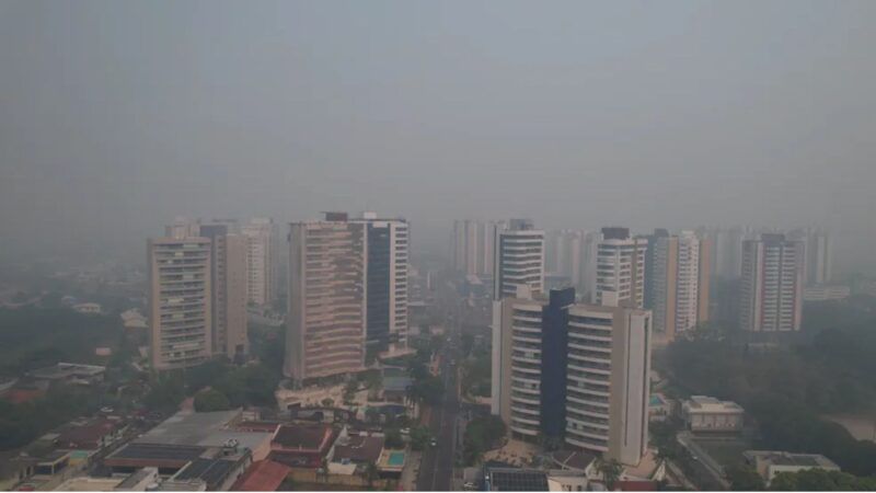 Manaus volta a amanhecer coberta por fumaça e com qualidade do ar “péssima”