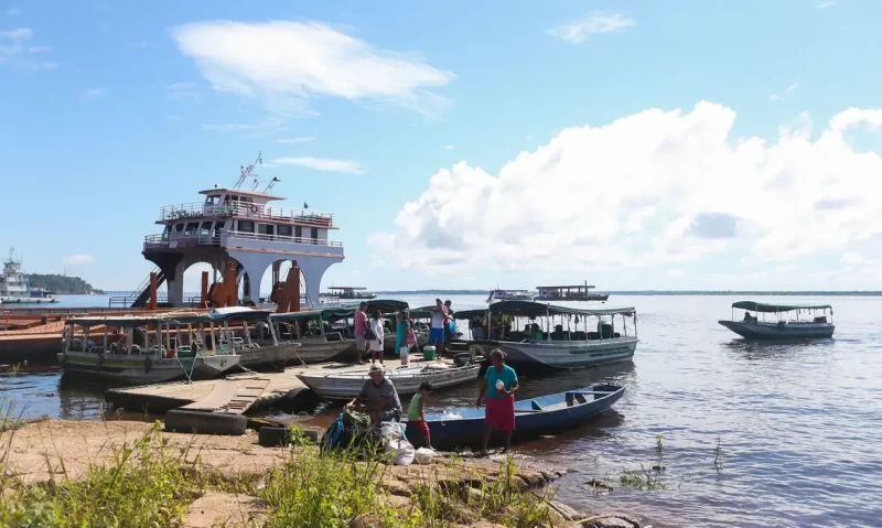 Rio Negro inicia processo de enchente em Manaus após seca histórica