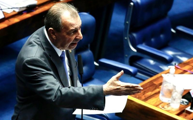 Omar Azis rebate críticas a Lula e aponta contradições em posicionamentos