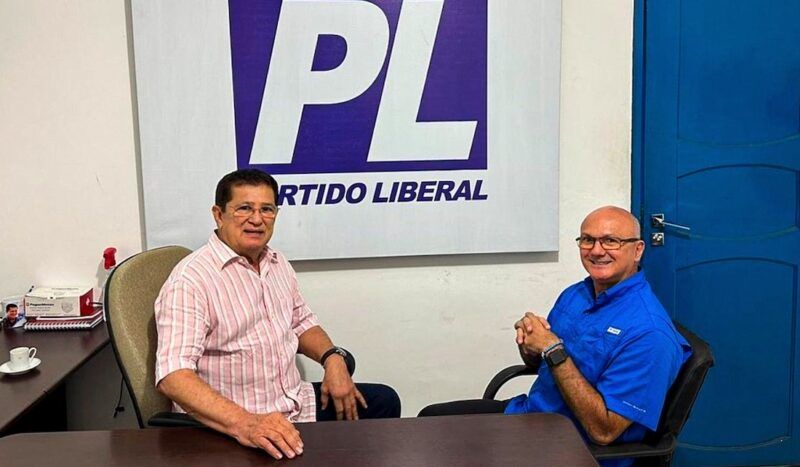 “Alfredo Nascimento trabalha com o prefeito David Almeida, mas não trabalha conosco”, comenta Coronel Menezes