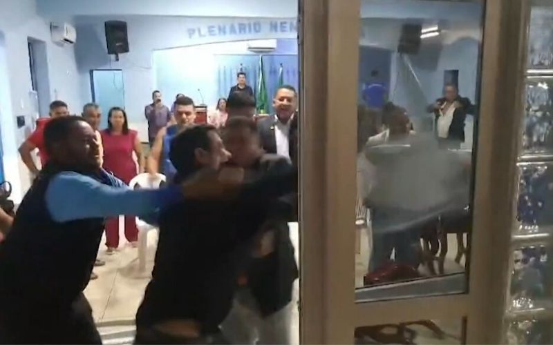 Vereador quebra dedo em briga na Câmara Municipal de Ipixuna