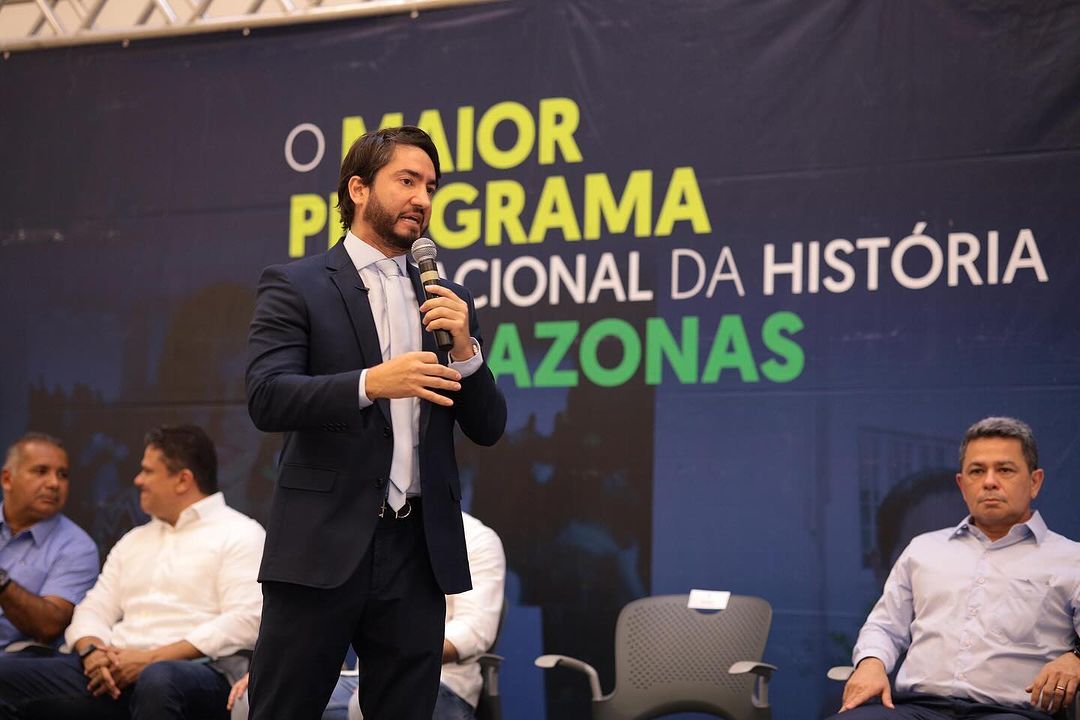 Diego Afonso acompanha a entrega de mais uma ação do Programa Amazonas Meu Lar