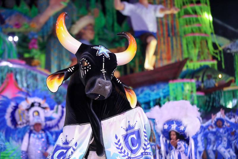 Exaltando a cultura, Boi Caprichoso conquista o tricampeonato no Festival de Parintins