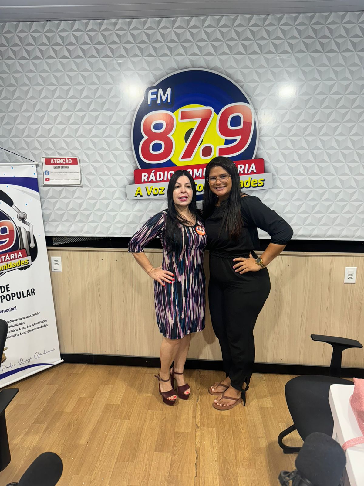 Débora Mafra visita Rádio Comunitária Voz das Comunidades e apresenta propostas para Manaus