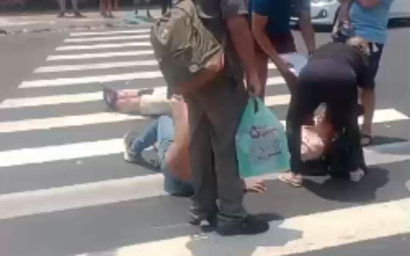 Motociclista atropela três pessoas em avenida de Manaus; criança está entre as vítimas