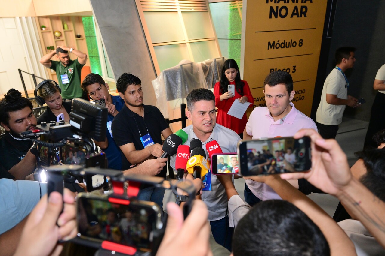 David Almeida expõe despreparo de Alberto Neto em debate