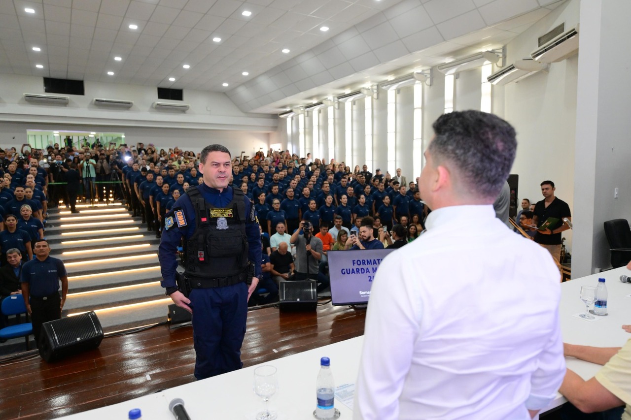 David Almeida realiza formatura de 230 aprovados no curso da Guarda Municipal