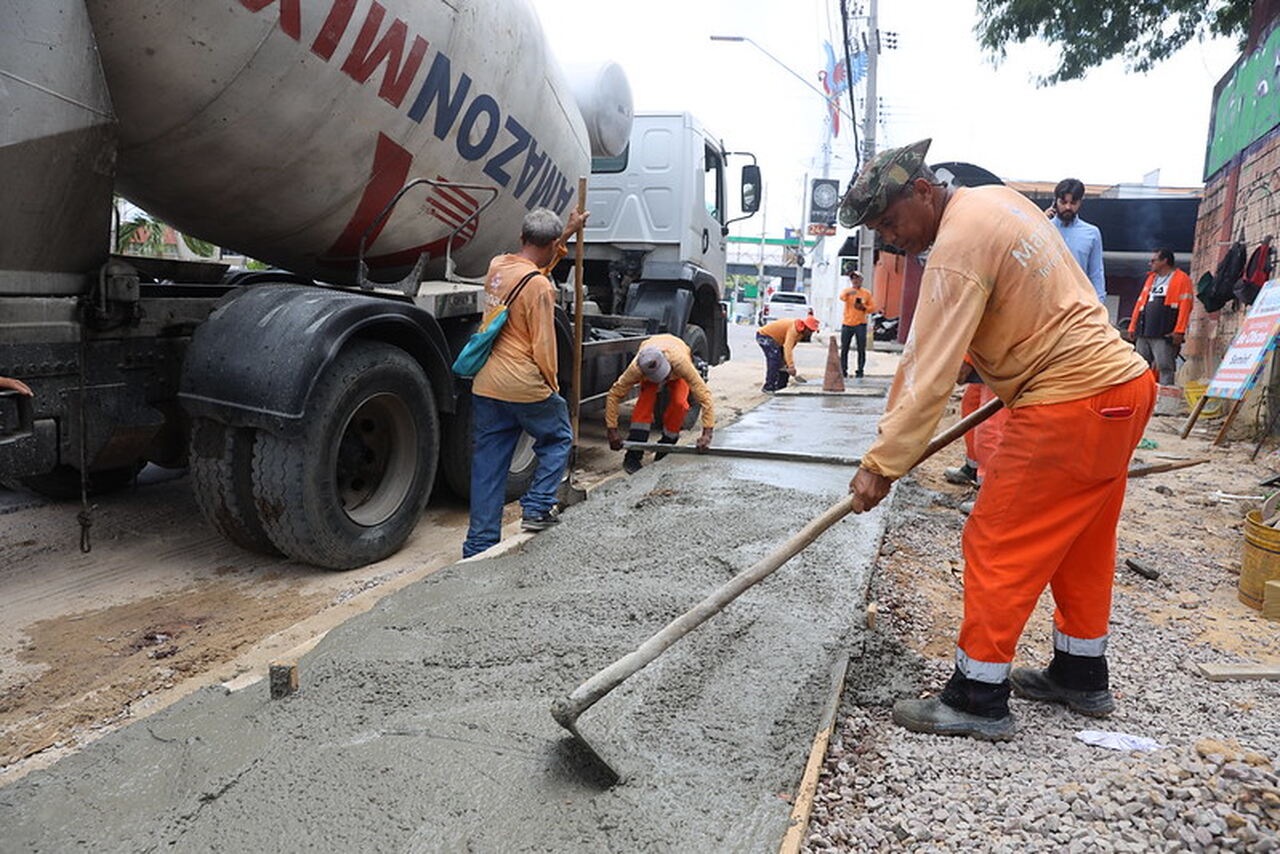 Mais de 57 mil metros quadrados de calçadas foram reconstruídos em Manaus entre 2021 e 2024