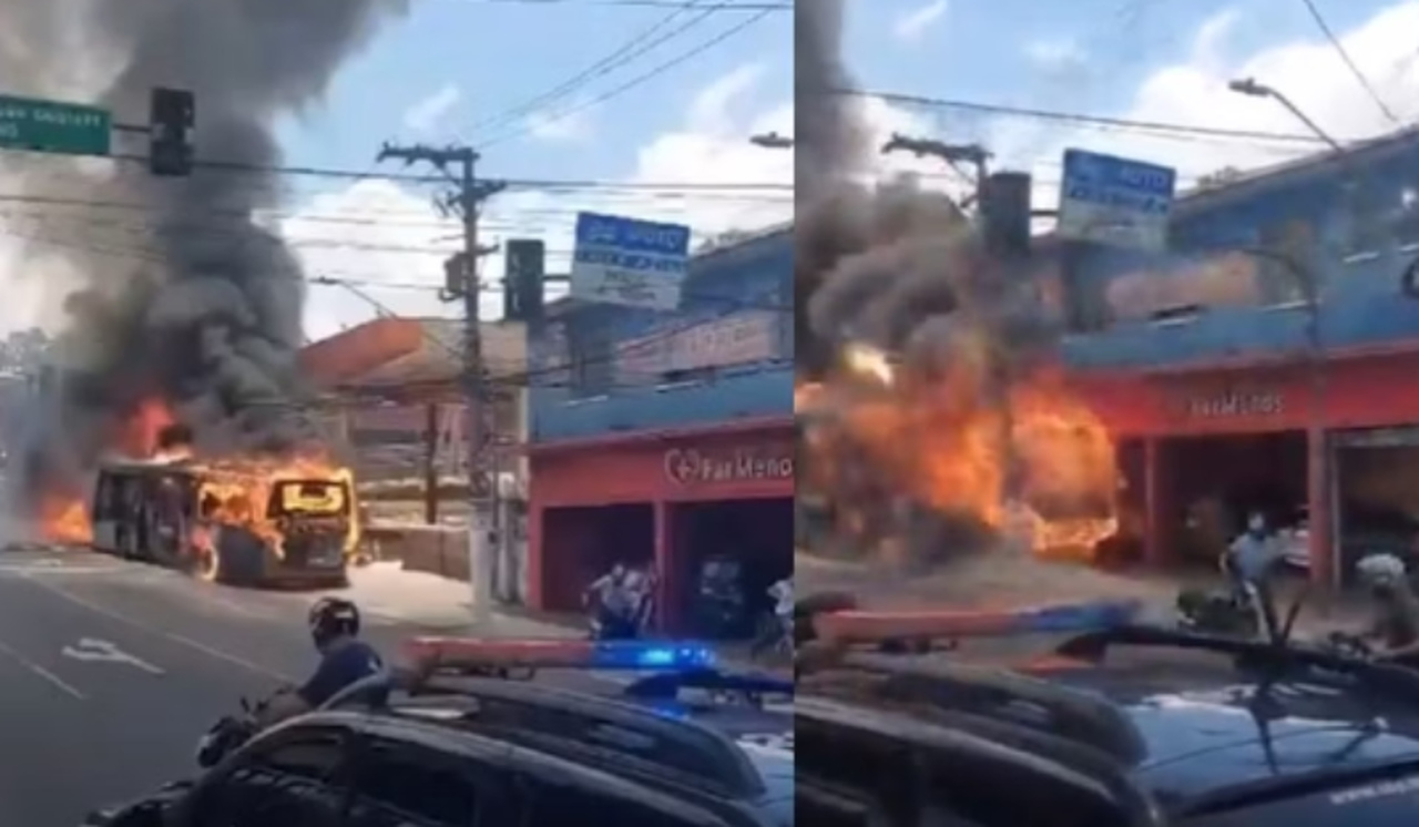 Ônibus em chamas bate em poste de eletricidade na zona sul de SP