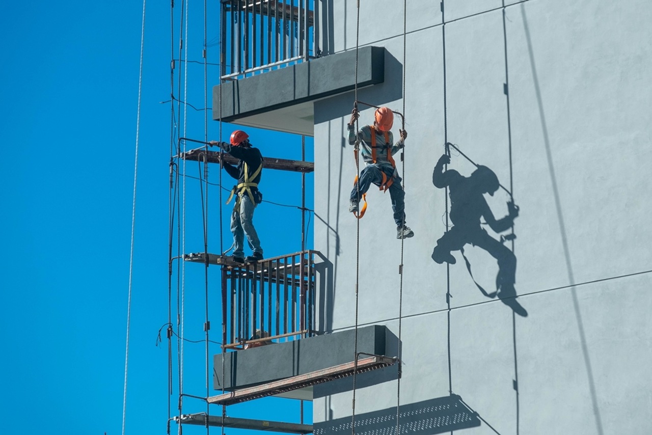 Construção civil e transporte rodoviário lideram acidentes de trabalho; como prevenir?