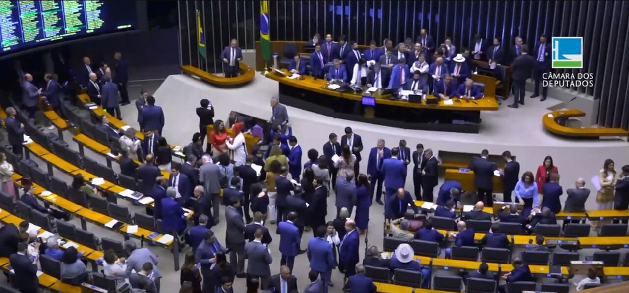 Pela proposta, nove estados ganhariam cadeiras na Câmara dos Deputados
Foto: Reprodução / YouTube / TV Senado Câmara pede que STF revise decisão que suspendeu emendas parlamentares