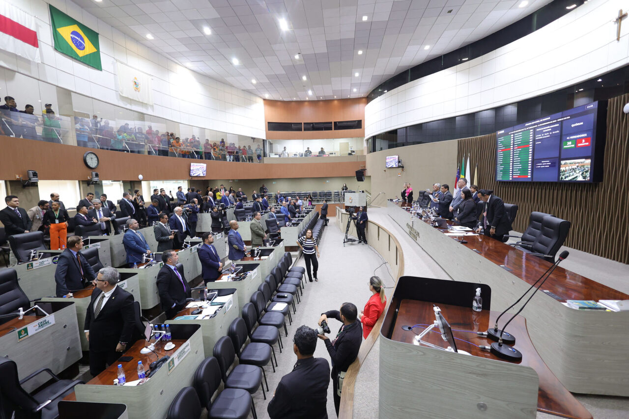 Comissão de Orçamento da Câmara de Manaus aprova aumento dos salários de vereadores