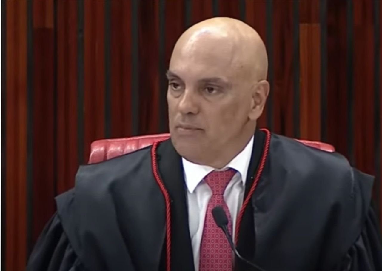 Moraes dá 48 horas para Exército explicar visitas a militares presos