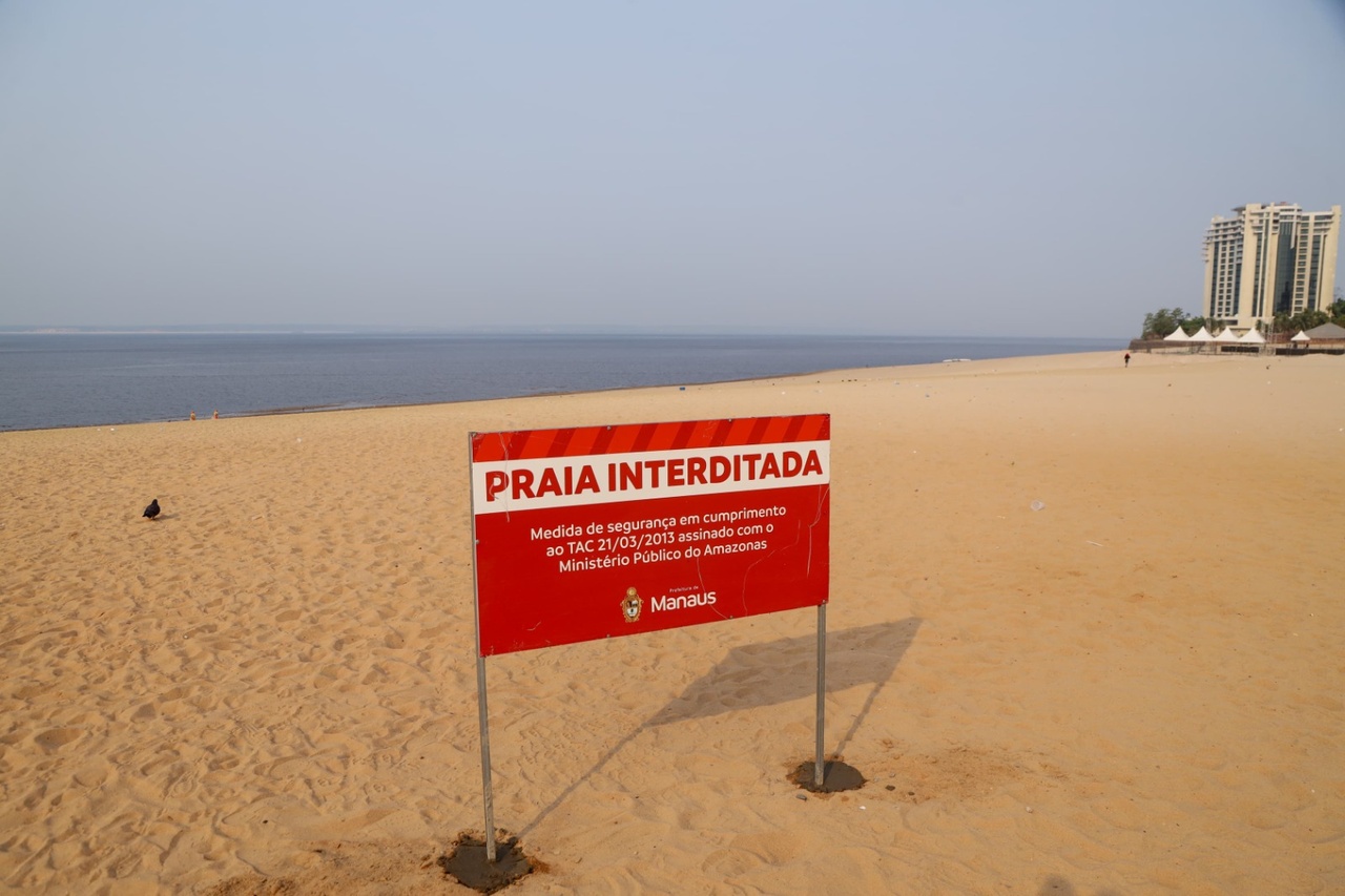 Praia da Ponta Negra permanece interditada para banhistas