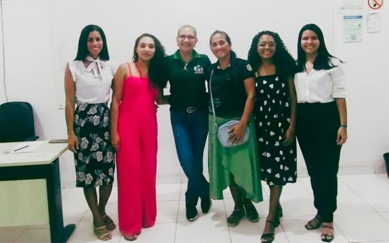 Ailane Brito, Jennify Duarte, Marilene Barros, Ana Helena Canto, Jamilly Santos e Fernanda Couto (da esquerda para a direita). Foto: Arquivo pessoal A escrita como ato de resistência e transformação para as mulheres