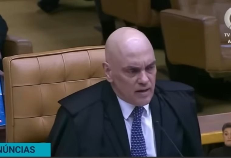 Alexandre de Moraes lê relatório sobre denúncia do golpe que lista condutas de Bolsonaro e outros 7 acusados Moraes lê relatório e PGR reforça que Bolsonaro buscou manter poder