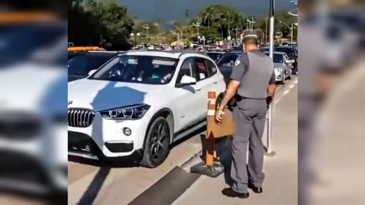 VÍDEO: PM alivia para carrão importado e multa carro popular na mesma infração