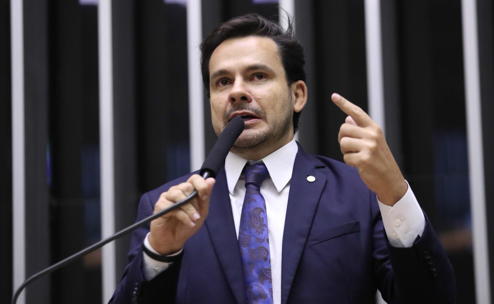 Capitão Alberto Neto cobra governo sobre aumento desproporcional nos preços dos medicamentos Capitão Alberto Neto cobra governo sobre aumento desproporcional nos preços dos medicamentos