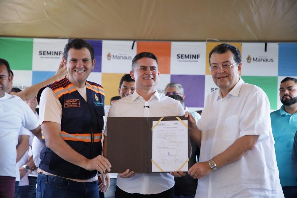 Fotos – Dhyeizo Lemos e Clóvis Miranda/Semcom Prefeito David Almeida autoriza obra que fortalece interligação do anel viário Sul e amplia mobilidade na zona Oeste