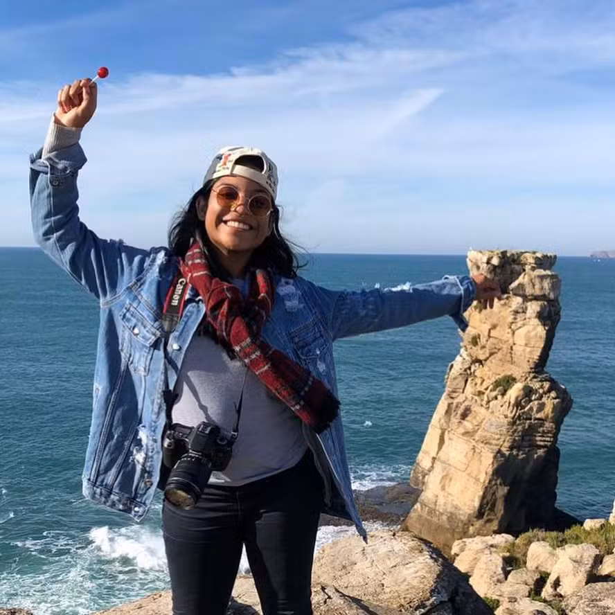 Juliana Marins estava presa no local, que fica no Parque Nacional do Monte Rinjani. Foto: Reprodução/Instagram Juliana Marins, brasileira que caiu em trilha de vulcão na Indonésia, é encontrada morta