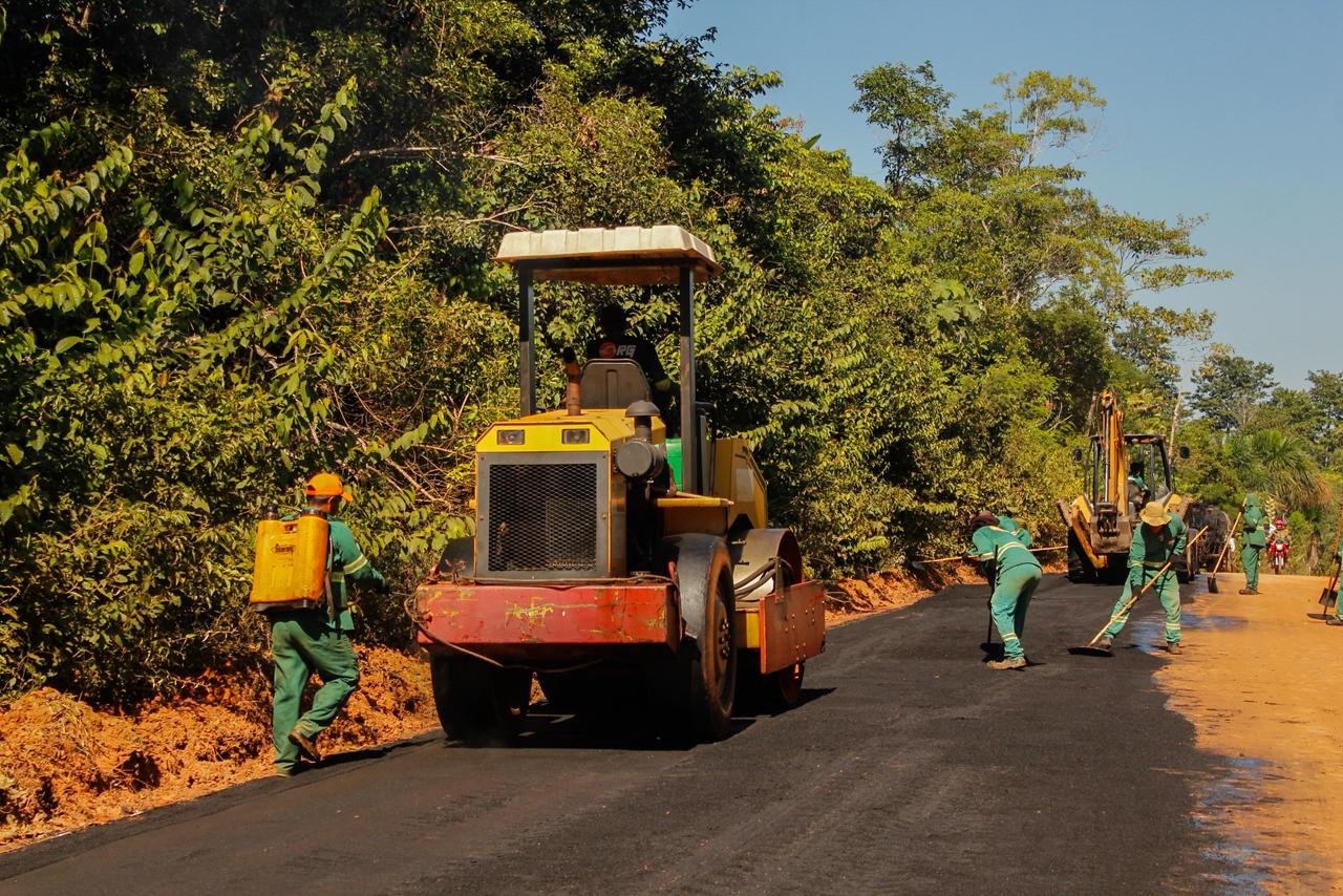 Asfalta Tefé: Prefeitura avança com obras de asfaltamento na agrovila