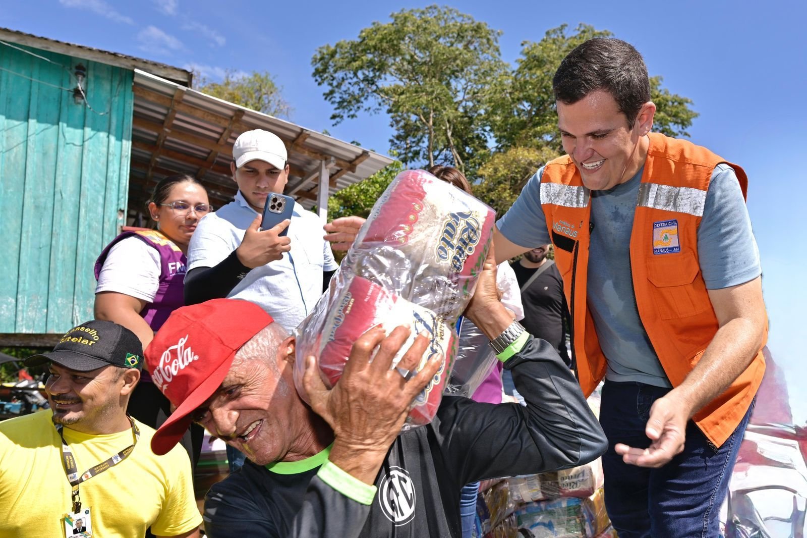 Fotos – Carlos Oliveira/Vice-Prefeito, Dhyeizo Lemos e Clóvis Miranda/Semcom Prefeito em exercício Renato Junior abre nova fase da operação ‘Cheia 2025’ com assistência a mais de 2 mil famílias