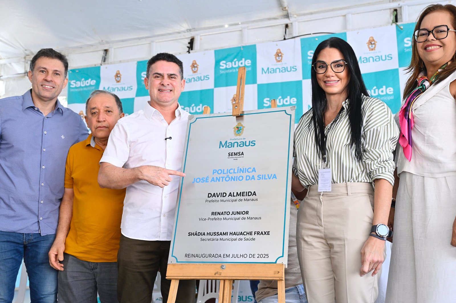 Fotos – Dhyeizo Lemos/Semcom-Prefeito e Clóvis Miranda/SemcomFotos – Dhyeizo Lemos/Semcom-Prefeito e Clóvis Miranda/Semcom Reforçando atenção especializada à saúde na zona Norte, prefeito David Almeida entrega policlínica ampliada e modernizada no Monte das Oliveiras
