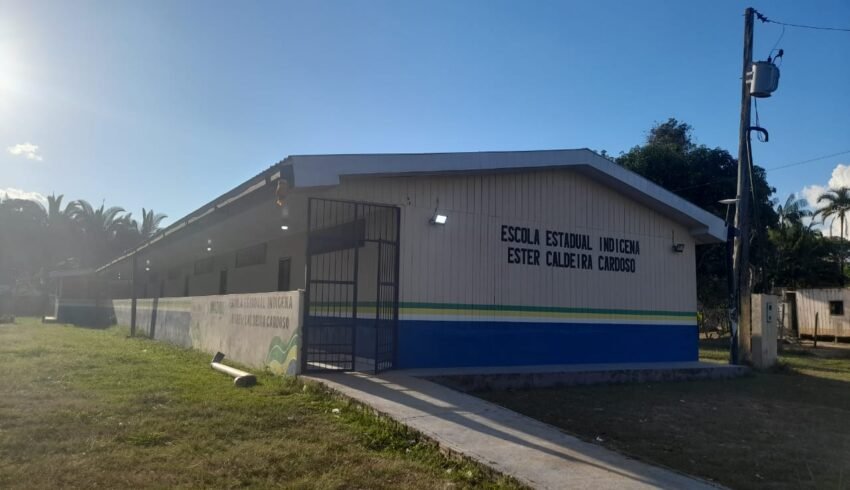 Escola Estadual Indígena sofre sem gestor