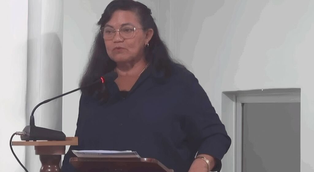 “Tem mulher que merece apanhar”, diz vereadora do AM em sessão da Câmara; após repercussão, ela se desculpa