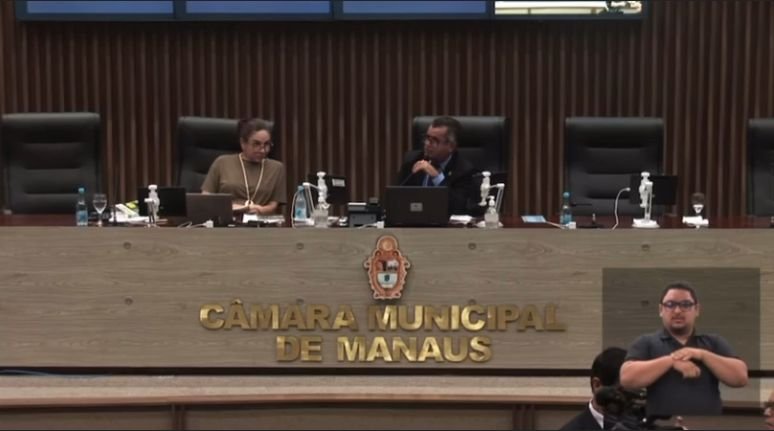Ligação entre Lula e Trump vira tema de debate acalorado na Câmara de Manaus Ligação entre Lula e Trump vira tema de debate acalorado na Câmara de Manaus