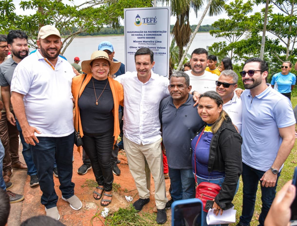 A Prefeitura de Tefé realizou um marco histórico para a comunidade Santo Isidoro, que, desde sua fundação, nunca havia recebido obras de pavimentação. Pela primeira vez, os moradores passaram a contar com uma infraestrutura viária digna, segura e de qualidade Moradores celebram primeira pavimentação da história da Comunidade Santo Isidoro, em Tefé